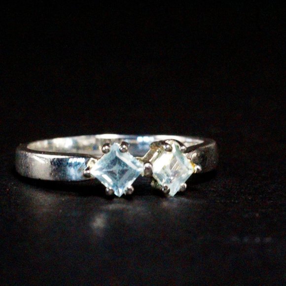 Contemporary QVC Sterling Silver Light Blue Topaz Stackable or Friendship Ring - Picture 5 of 7